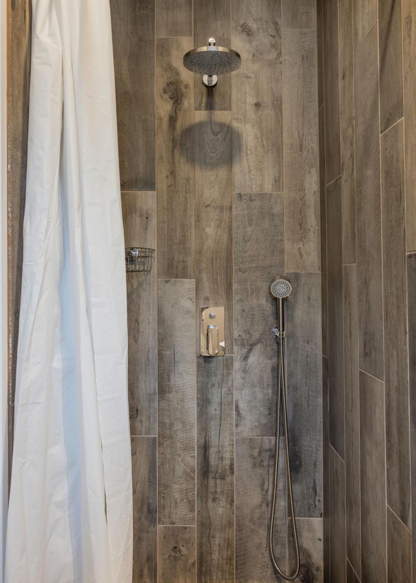 D26 Luxury Suites Budapest Bagian luar foto
